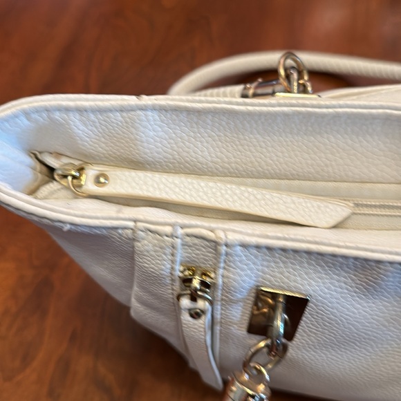 White Handbag - Picture 3 of 7